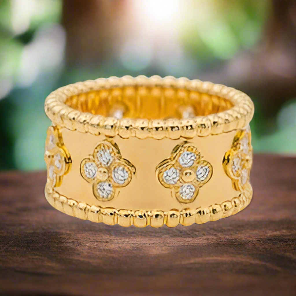 Clover Collection Yellow Gold Diamond Ring