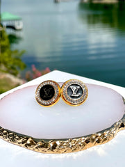 GOLD ACCENT STUDS