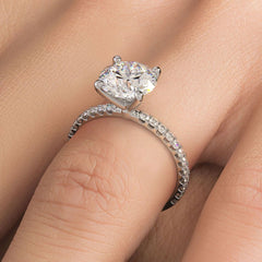 ROUND DIAMOND ENGAGEMENT RING