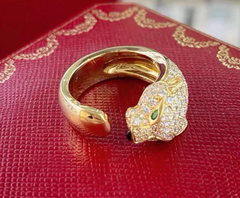 ICONIC DIAMOND RING.
